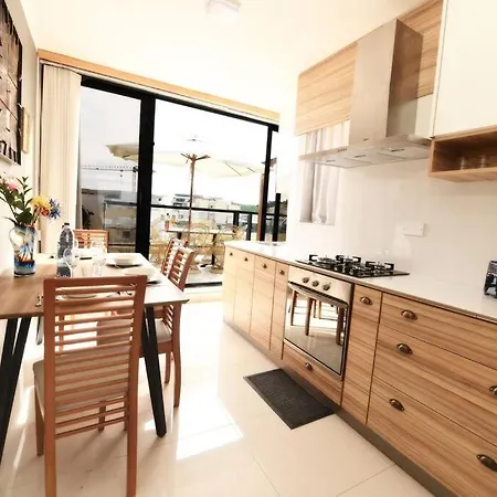 Appartement Penthouse In St Paul's Bay. *