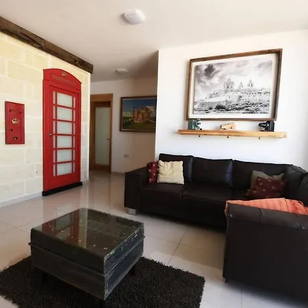 Penthouse In St Paul's Bay. Appartement San Pawl il-Baħar